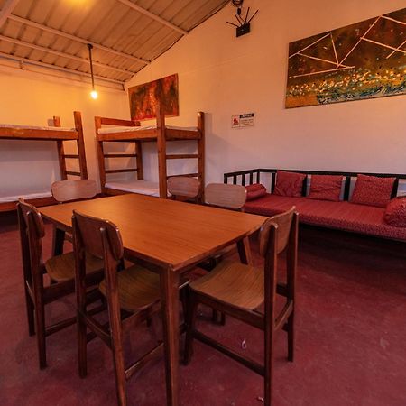 Hotel La Paulo'S Near Beach Resort Morjim Eksteriør billede