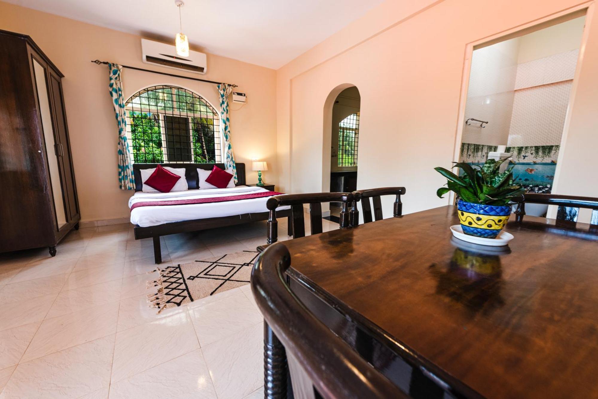Hotel La Paulo'S Near Beach Resort Morjim Eksteriør billede