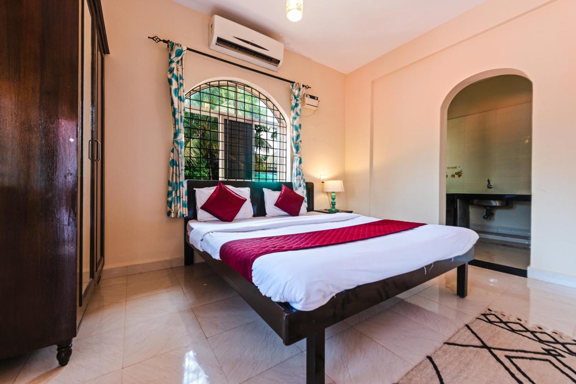 Hotel La Paulo'S Near Beach Resort Morjim Eksteriør billede