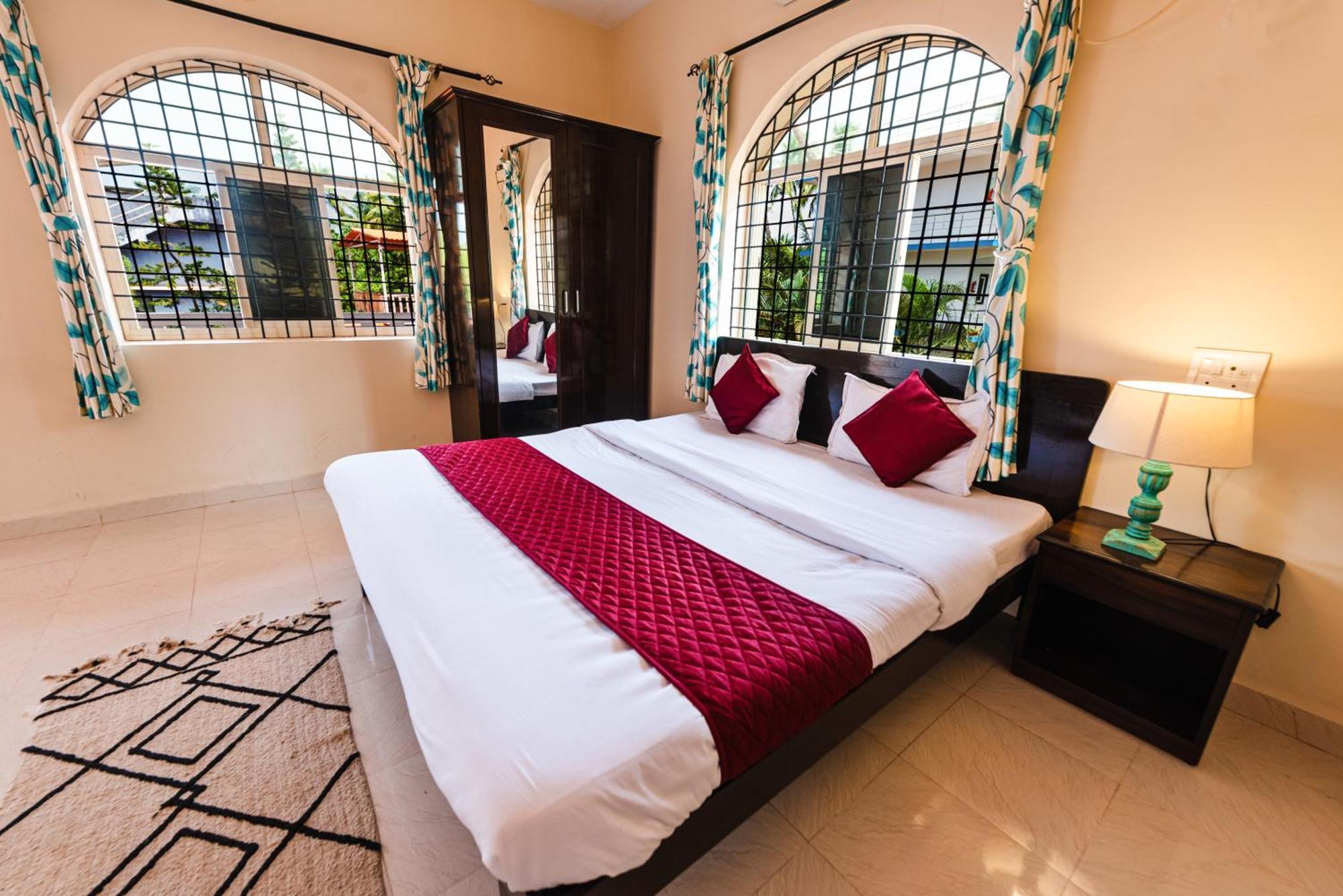 Hotel La Paulo'S Near Beach Resort Morjim Eksteriør billede