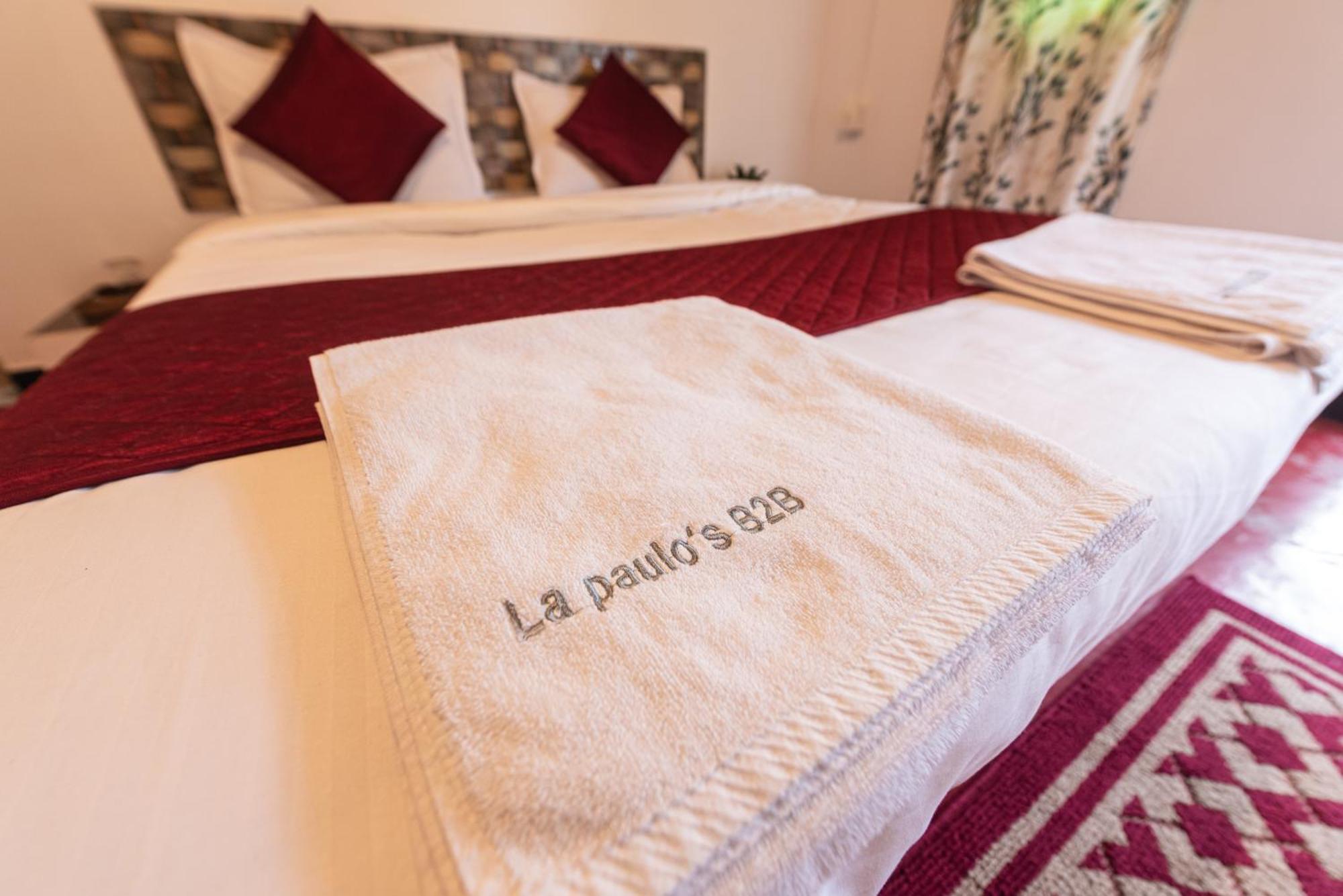 Hotel La Paulo'S Near Beach Resort Morjim Eksteriør billede
