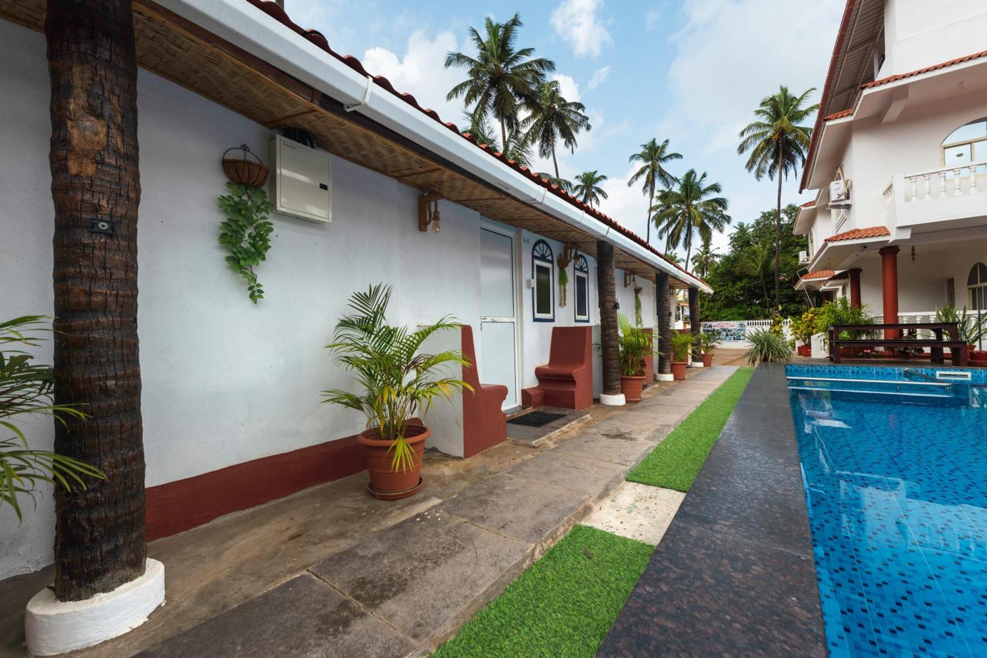 Hotel La Paulo'S Near Beach Resort Morjim Eksteriør billede