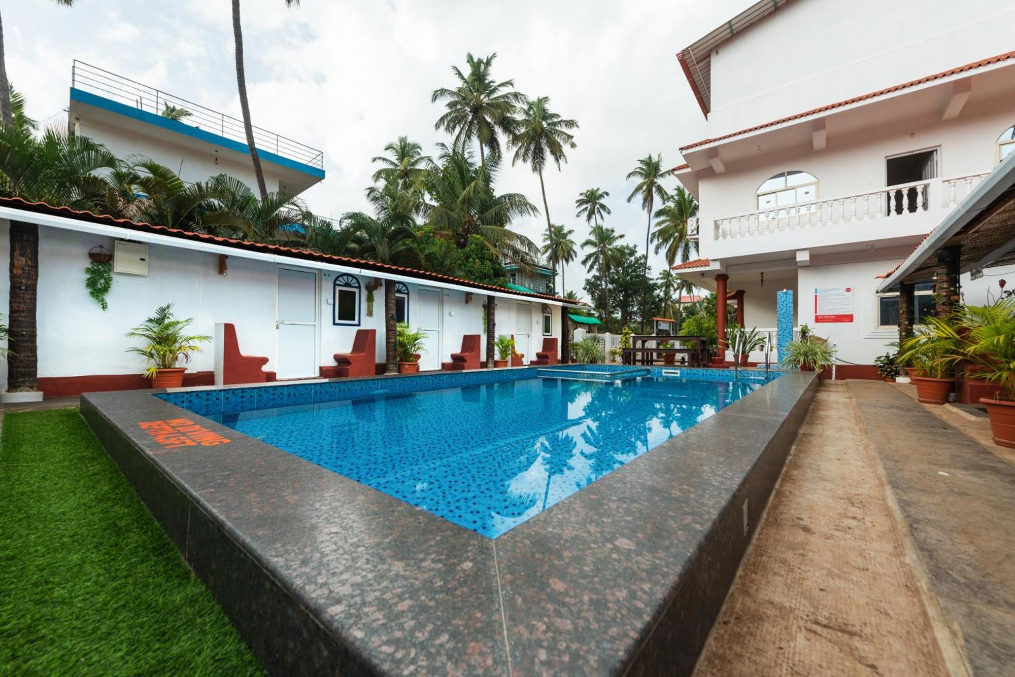 Hotel La Paulo'S Near Beach Resort Morjim Eksteriør billede