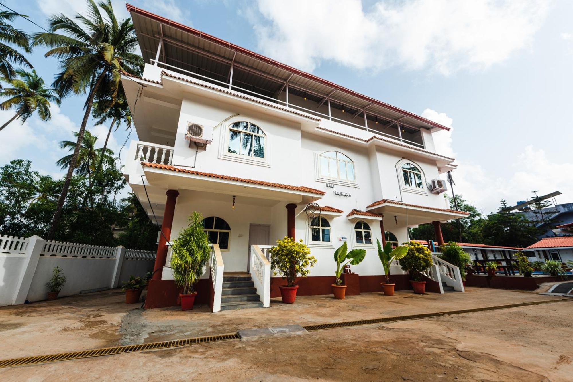 Hotel La Paulo'S Near Beach Resort Morjim Eksteriør billede